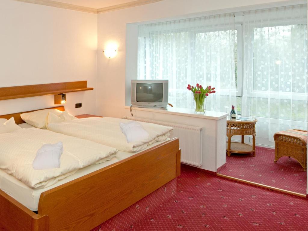 Hotel Zum Goldenen Hirsch Bad Bevensen Room photo