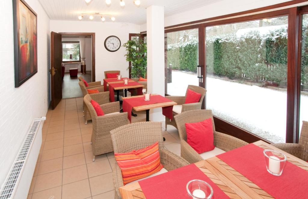Hotel Zum Goldenen Hirsch Bad Bevensen Exterior photo